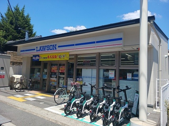 カーサ・ミキーオ桂の周辺|ローソン 桂駅東店まで400m