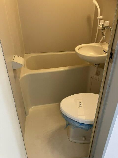 カイダビルの洗面所