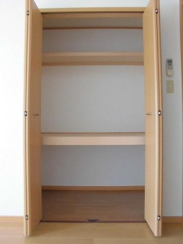 グレースアゼリアＢの収納