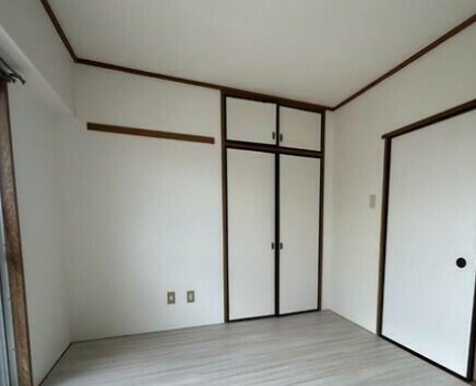 越谷市赤山町２丁目の賃貸マンションの収納