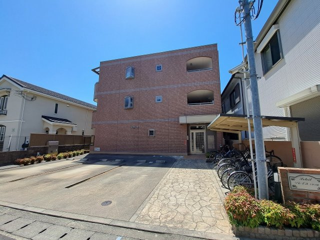 ソレイユ上甲子園の外観