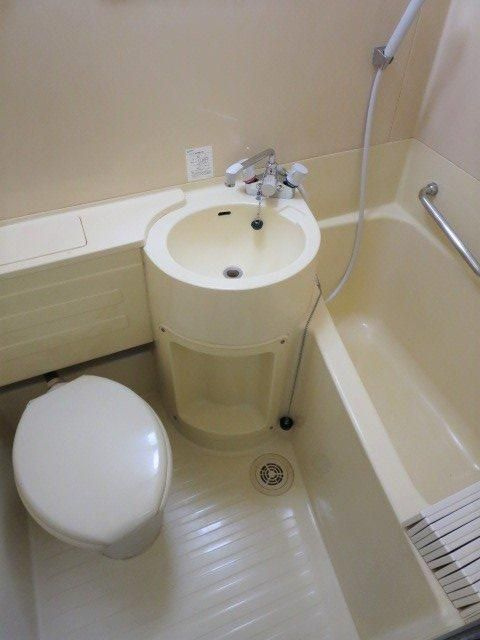 横浜市港北区樽町４丁目の賃貸マンションの浴室