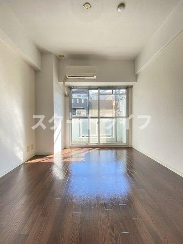 大阪市淀川区十三元今里２丁目の賃貸マンションの居間・リビング