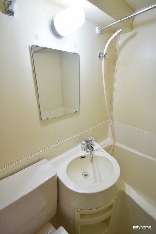 メゾン第五新大阪　仲介手数料無料の洗面所