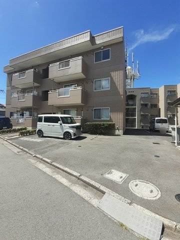 マンション久保１号の駐車場