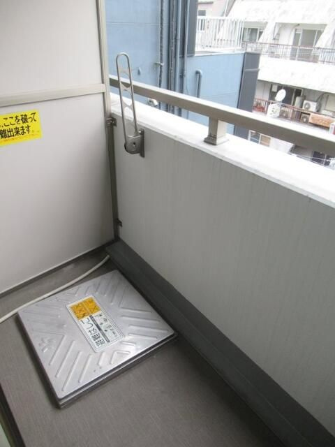 カスタリア新宿御苑のバルコニー