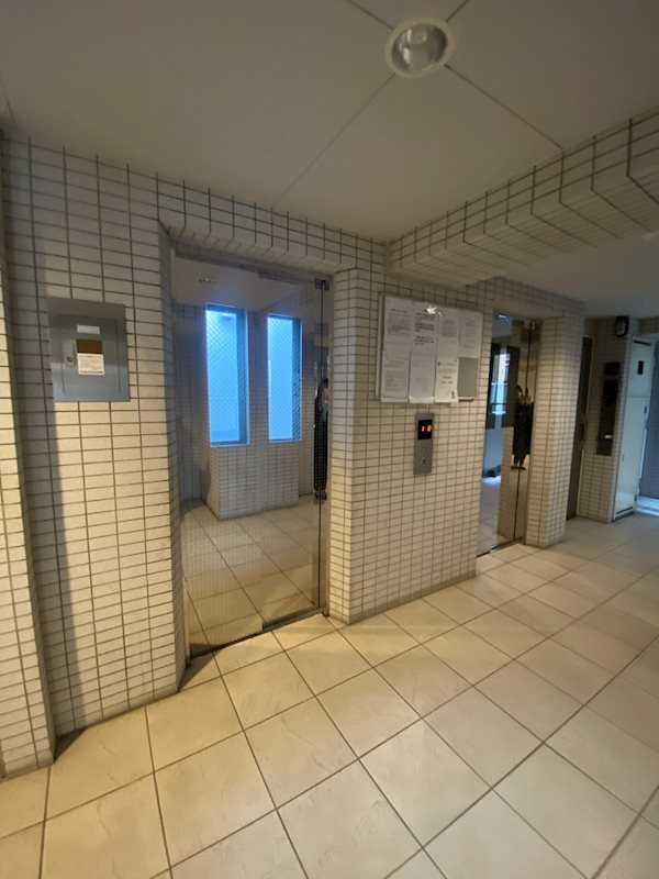 カスタリア新宿御苑のロビー
