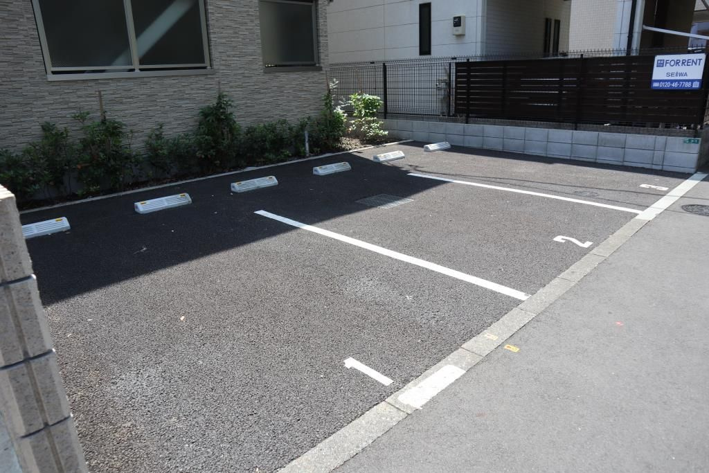 セボーンリンカイの駐車場