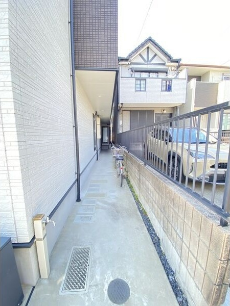 LIBECITY烏森のエントランス