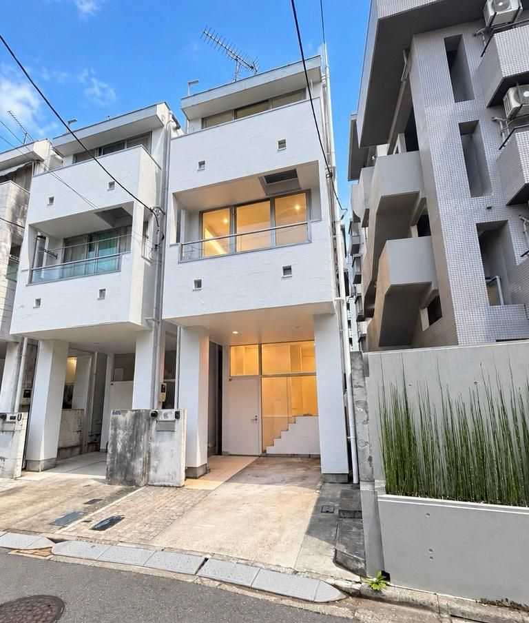 大田区北千束2丁目　中古戸建の外観|現地写真

現地ご見学希望・資料請求などお気軽にお問い合わせ下さい！
03-5990-5201