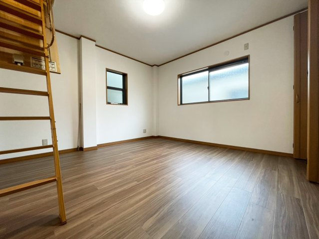 大久保町4 中古戸建の洋室