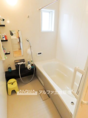 東京都羽村市緑が丘4丁目の浴室|【Relax Bath】◆一日の疲れを癒やす浴室◆仕事や家事を終えた後は、湯船につかってリラックス。毎日の入浴時間を大切にできる空間です。