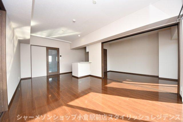 クレスト南小倉の居間・リビング