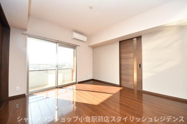 クレスト南小倉の居間・リビング