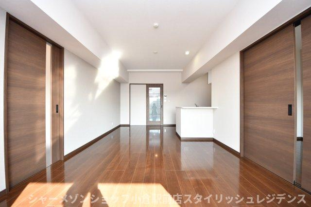 クレスト南小倉の居間・リビング