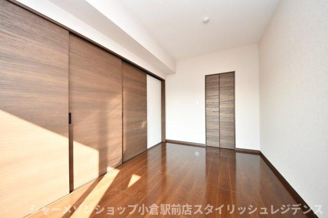 クレスト南小倉の居間・リビング