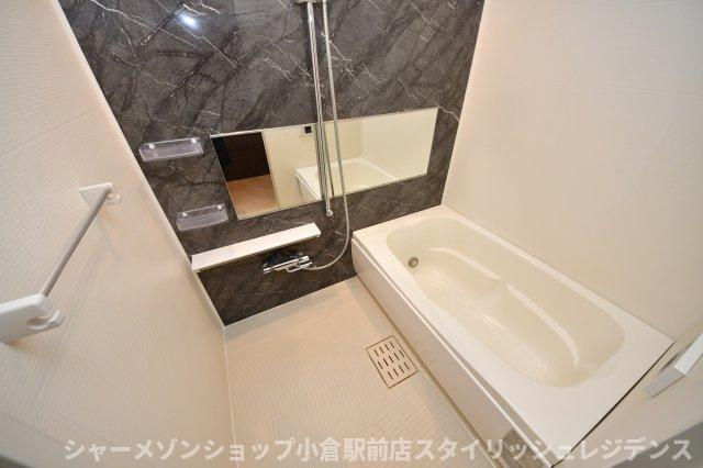 クレスト南小倉の浴室