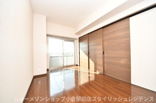 クレスト南小倉の寝室