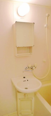 【洗面所】 | クレスト田町Ａ棟 | 洗面台です