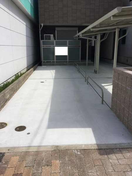アビターレ新出来の駐車場