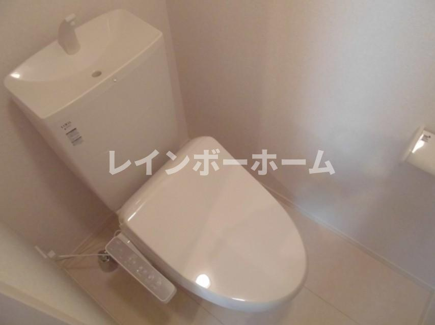 レーヴ・シャルマンのトイレ