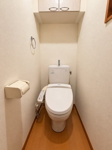 世田谷区大蔵６丁目　戸建のトイレ|2階
