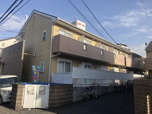 草加市谷塚町のアパートの外観
