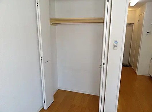 草加市谷塚町のアパートの収納