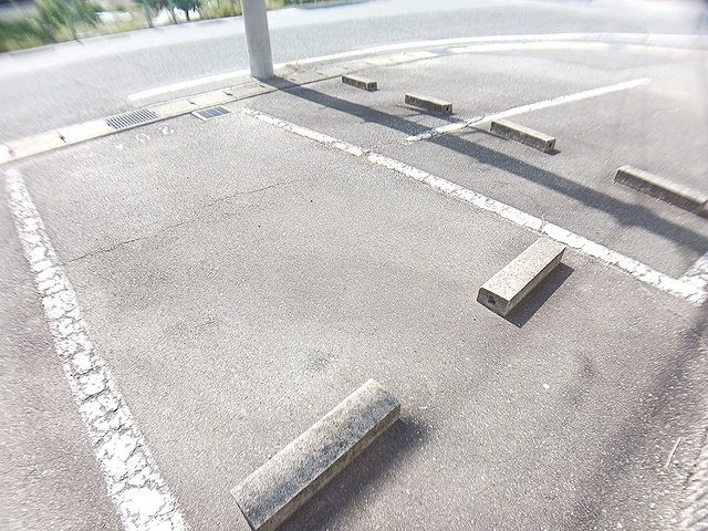 シャルマン今宿の駐車場