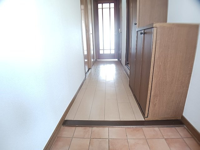 シャルマン今宿の玄関