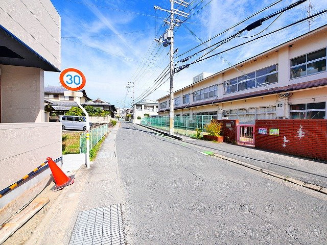 ジーメゾン富雄フォルシェの周辺