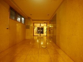 プレールドゥーク横浜反町のエントランス