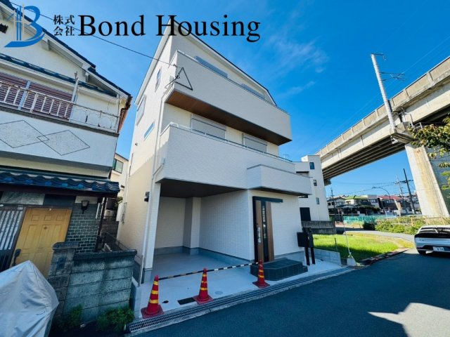 耐震等級3取得　LDK19以上　大久保町谷八木　新築戸建の前面道路含む現地写真