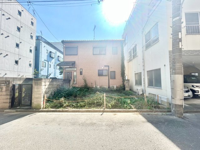 北区赤羽2丁目　新築戸建の外観|2026.10.09撮影

現地ご見学希望・資料請求などお気軽にお問い合わせ下さい！
03-5990-5201