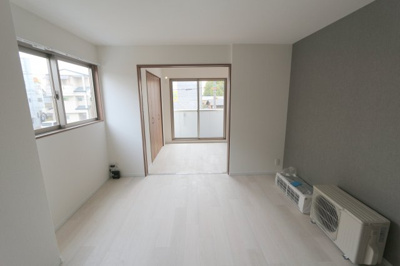【居間・リビング】 | フィユフラッツ豊中末広町 | ※同タイプの写真となり、実際のお部屋とは異なる場合があります