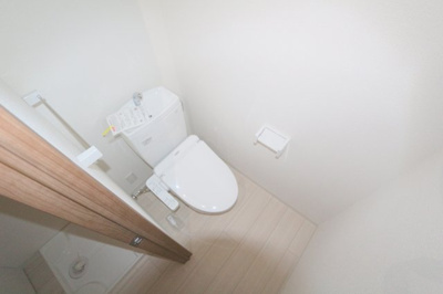 【トイレ】 | フィユフラッツ豊中末広町 | ※同タイプの写真となり、実際のお部屋とは異なる場合がありま