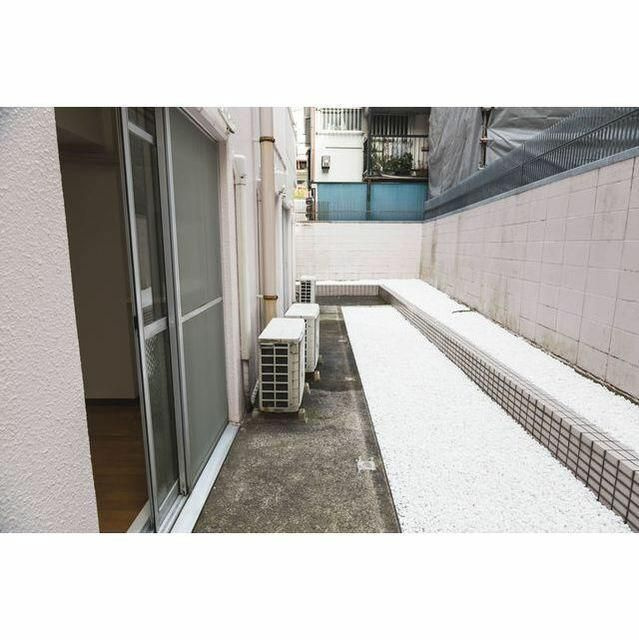 ドルチェ日暮里のバルコニー