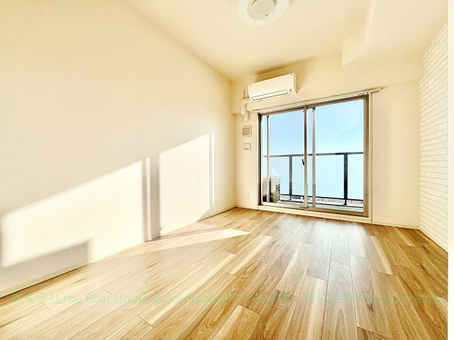 プレサンス新栄ユリシスの洋室