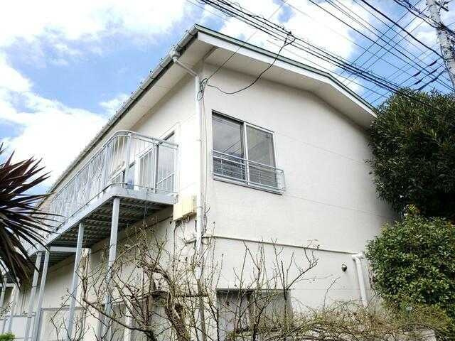 小さな庭の外観