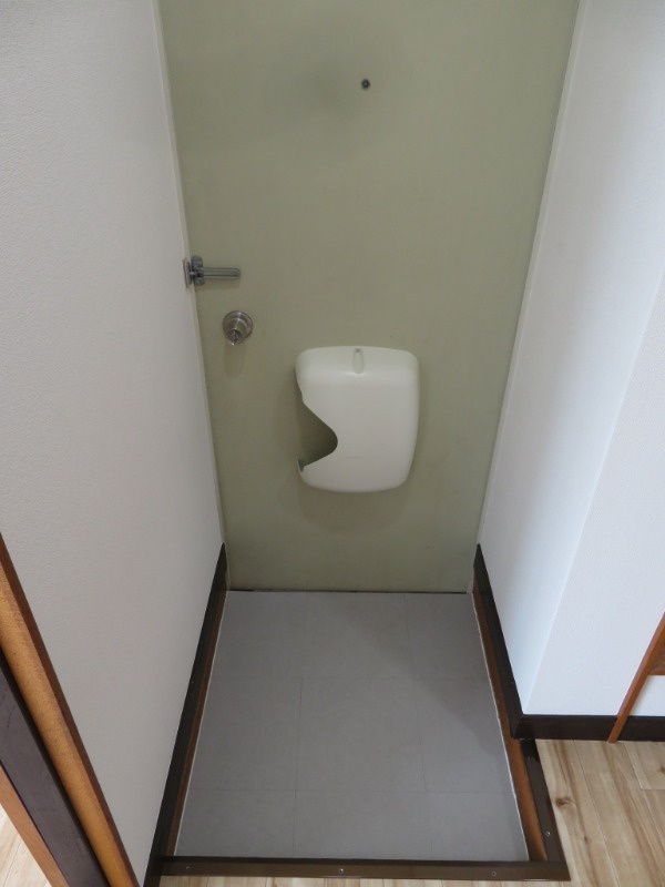 サニーハイツの玄関