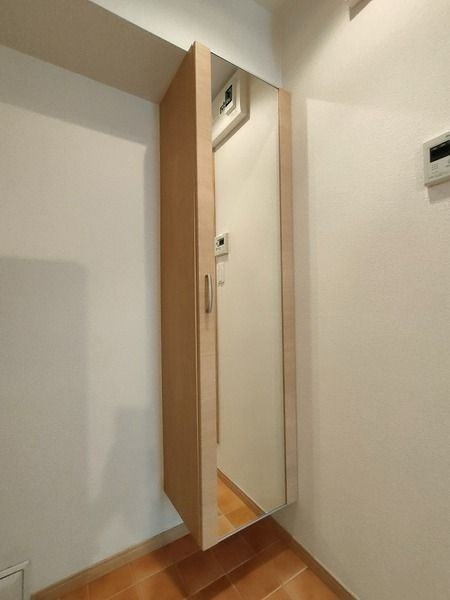 クレアール西新井の玄関