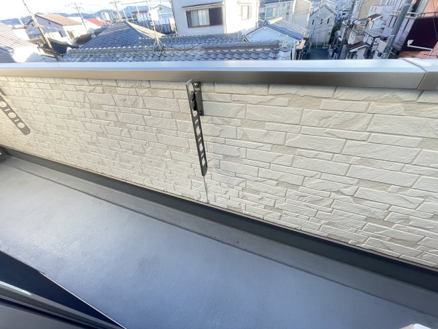 寝屋川市池田本町のアパートのバルコニー