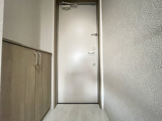 寝屋川市池田本町のアパートの玄関