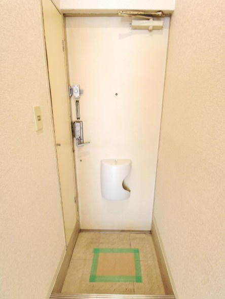 横浜市港北区綱島台のアパートの玄関