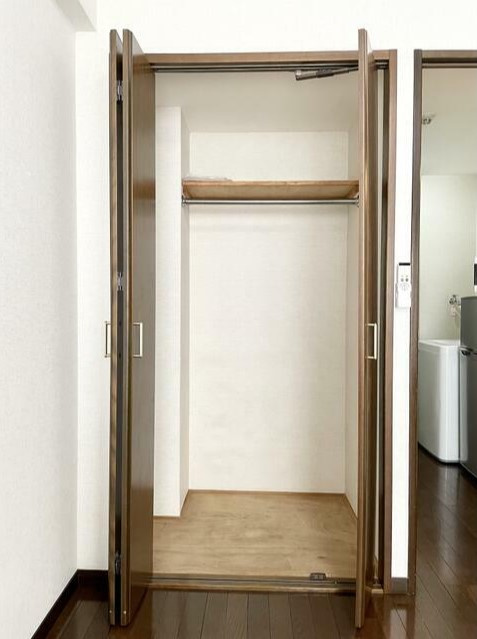 川崎市多摩区栗谷３丁目の賃貸マンションの収納