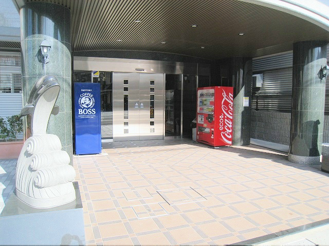 【エントランス】ロイヤル日赤通80 