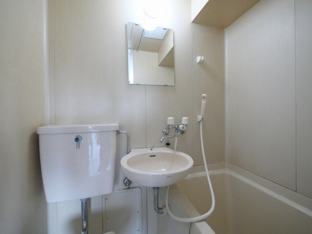 サンプラザ京橋の洗面所|イメージとして同建物の他号室を表示しています（間取り図が正）