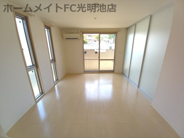シャーメゾン深井の居間・リビング
