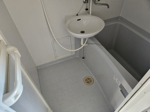 【浴室】 | レオパレスエスポワール佐古 | 備品や設備仕様は号室により異なります。現地をご確認下さい。