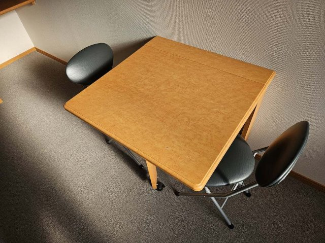 【その他】 | レオパレスエスポワール佐古 | 机・椅子